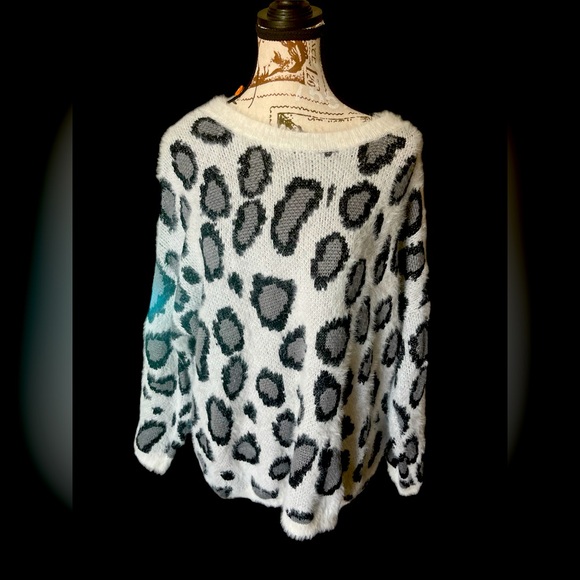 Altar'd State Sweaters - Alter’d State Fuzzy Sweater